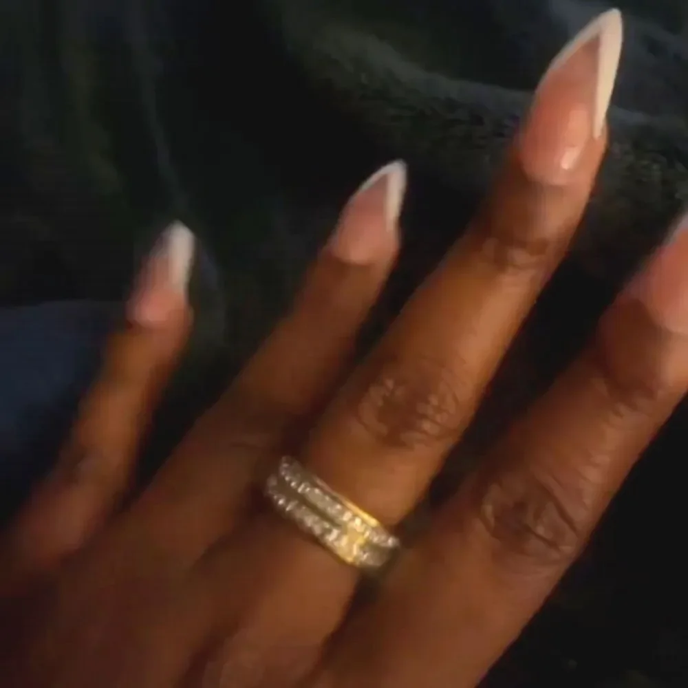 Diamond engagement ring